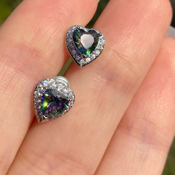 NEW Sterling Silver Heart ❤️ Stud Earrings - Picture 3 of 4